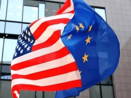 Европу припугнули угрозой остаться по воле США без Интернета – СМИ
