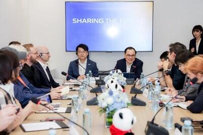 On June 7, at Auto Chongqing 2025, the European media had face-to-face discussions with senior executives of Changan Automobile.
