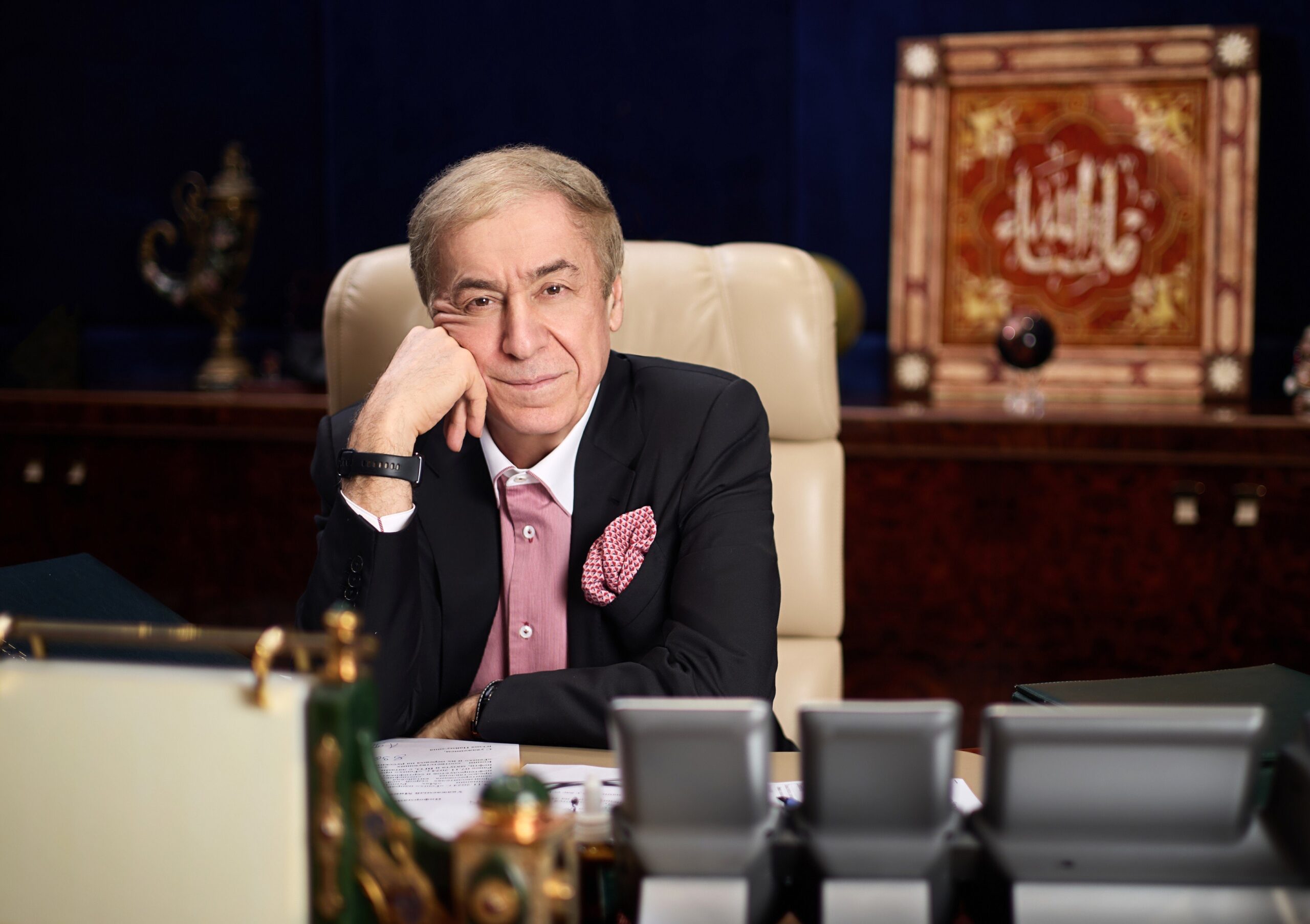 Премия «Муз-ТВ». Михаил Гуцериев стал обладателем награды в номинации «Легендарный поэт»