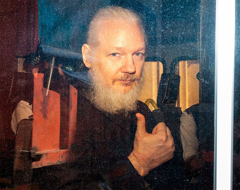 Основатель Wikileaks заключил сделку с США и вышел из тюрьмы – СМИ