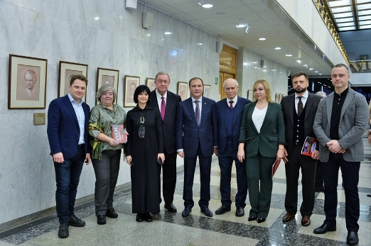 В экспозицию Никаса Сафронова «Без права на славу, во славу Державы» вошли 37 портретов разведчиков